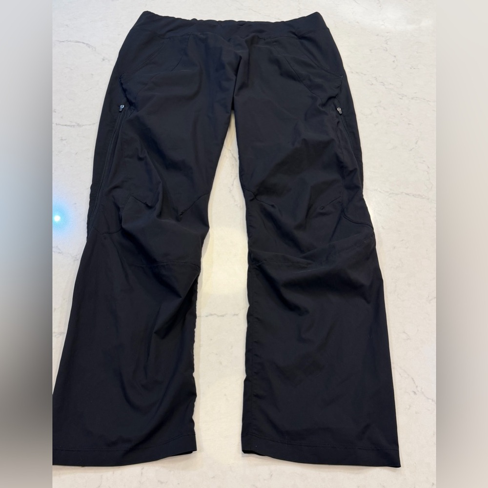 Arc’teryx cargo pants Size‎ Large